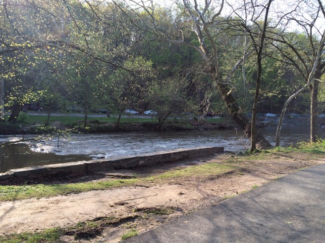 Sights along the way. The bike trail parallels the parkway; the traffic still bumper-to-bumper all the way into the city. My route is clear and quiet.